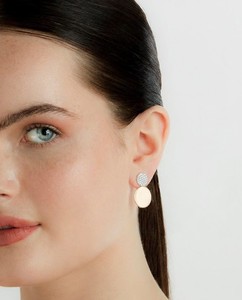 Boucles d'oreilles clous minimalistes en or massif 14 carats de style moderne, avec disque et diamant, bicolores, géométriques, élégantes, cadeau idéal - Product Image 4