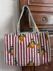 Sac fourre-tout matelassé grand format, magnifique et de qualité supérieure, réversible, imprimé Ikat indien, en coton et velours, sac de voyage et de marché très populaire - Product Image 2