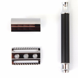 Maquinilla de Afeitar de Doble Hoja de Acero Inoxidable para Hombre de Hooper Company con Mango de Plástico, Afeitadora de Doble Filo para Uso en Barberías - Product Image 3