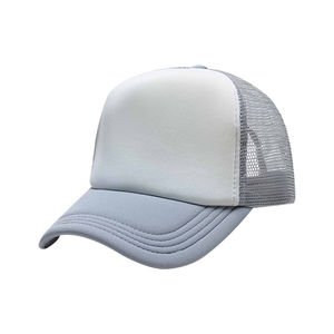 Gorra trucker de espuma gris lisa de cinco paneles con malla, transpirable, deportiva de verano, visera solar, ajustable con cierre snapback para hombres y mujeres - Product Image 4