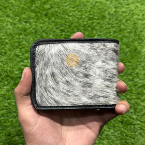 Portefeuille Homme en Cuir de Vachette à Poils Luxe, Porte-Cartes Fin Fait Main, Élégant et Minimaliste - Product Image 5