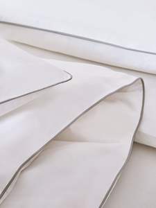 Ensemble de housse de couette matelassée personnalisable 3 pièces pour hôtel moderne, doux, respirant, luxueux, 100TC, écologique, literie non jetable - Product Image 2