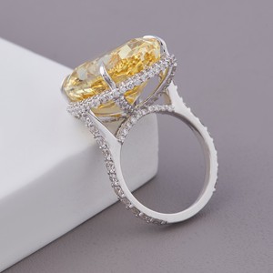 แหวนเพชรทรงรีสีเหลืองแฟนซีทรงโอวัล ได้รับการรับรองจาก IGI แบบวินเทจ ประดับเพชรแล็บโกรว์ พร้อมวงแหวนพาเว่ ทองคำแท้ 18K สำหรับเป็นของขวัญหมั้นและแต่งงาน - Product Image 3