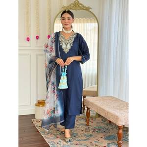 Magnifique ensemble bleu JC pour soirée, haut et bas avec dupatta, taille XL, élégant - Product Image 6