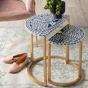 Mesa de Centro Moderna Redonda con Incrustaciones de Hueso, Superficie con Patrón de Rayas de Resina, Mueble de Lujo para Sala de Estar, Mesa de Cóctel con Marco de Metal Dorado - Product Image 3