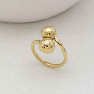 Anillo de latón de doble bola, anillo de esfera geométrica abierta, anillo de manguito abierto de diseñador de globo, regalo para él, Bola de metal. - Product Image 1