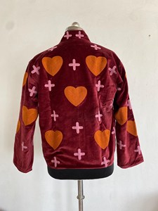 Chaqueta Suzani de Terciopelo Azul Marino Premium con Aplique de Corazón Naranja, Estilo Boho, Manga Larga, Cuello Alto, Prenda Exterior de Diseño para Mujer - Product Image 3