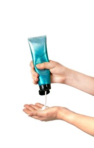 MD:1 Crème de soin capillaire à la kératine 2-en-1 hydratante sans rinçage 150ml - Product Image 1