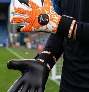 White And Orange Football Goalkeeper Gloves With Black Wrist <b>Strap</b> Pu Leather Non Slip Finger Protection Unisex - Product Image 4