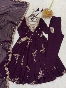 Costume Salwar traditionnel exclusif pour femmes, de style indien et pakistanais, disponible au meilleur prix auprès d'un exportateur indien - Product Image 4
