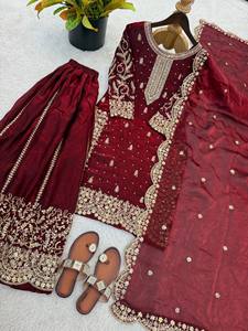 Traje Palazzo Étnico con Bordado Intenso para Bodas - Product Image 6