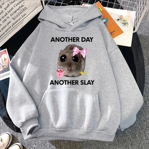 Sudadera con capucha para mujer con estampado gráfico de hámster triste y la frase 'Another Day Another Slay', divertida, estilo Harajuku, a la moda, informal, con logotipo personalizado - Product Image 4