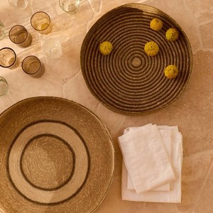 Plateau en jonc de mer naturel rond tressé, le plus vendu, tissage en spirale minimaliste, organisateur de table écologique, fournisseur en gros - Product Image 3