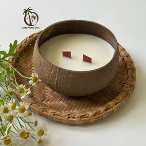Bougie parfumée en coquille de noix de coco fabriquée au Vietnam, cire naturelle, sans OGM, sans fumée et à prix compétitif - Product Image 1