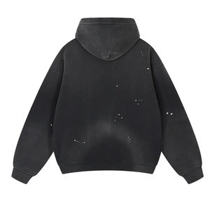 Sudadera con Capucha para Hombre, Negra, Oversize, de Felpa de Algodón, con Efecto Desgastado y Salpicaduras de Pintura, Estilo Urbano, con Logotipo Personalizado - Product Image 2