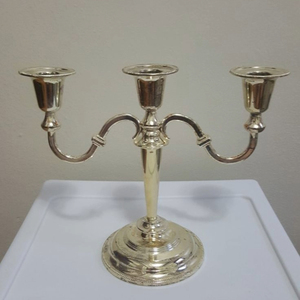 Candélabre en métal argenté à 3 bras, élégant support pour bougies coniques, centre de table de luxe pour mariage et décoration intérieure - Product Image 3