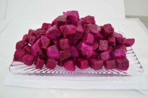 Fournisseur Exportateur de Fruit du Dragon Congelé IQF, Fruit du Dragon Rouge et Blanc en Dés, Fruit Tropical de Qualité Supérieure du Vietnam - Product Image 2