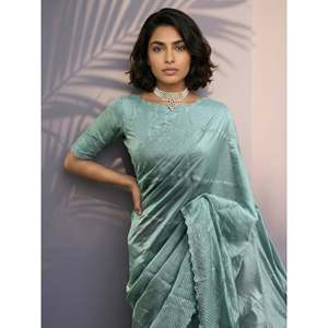 Sari en soie léger et festif couleur framboise pure avec broderie Leheriya en soie et bordure à sequins, chemisier inclus - Product Image 5