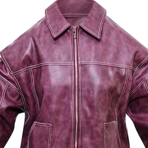 Veste longue oversize en similicuir vieilli bordeaux personnalisée pour sororité, avec logo lettres grecques, style moto vintage pour femme - Product Image 3