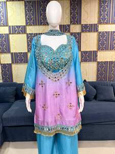 Conjunto de Kurti Sharara en azul agua y rosa de diseñador con dupatta |   Traje Étnico de Fiesta con Bordado Intenso - Product Image 6