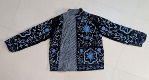 Chaqueta de terciopelo con bordado floral Suzani para mujer, estilo bohemio, artesanal, con forro de algodón. - Product Image 5