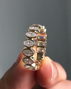 แหวนเพชรทรงรีและทรงมรกต 1 กะรัต รุ่น Iced Jewelz ขายดี ชุบทองคำขาว 14K สำหรับเธอ ได้รับการรับรองจาก IGI - Product Image 1