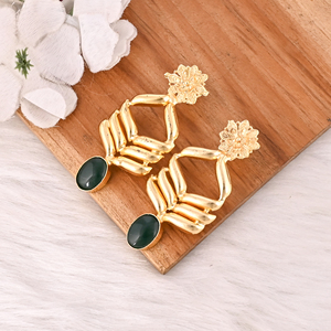 Pendientes Colgantes de Latón Chapado en Oro con Gema Hidroelástica Verde de Diseño Floral, Joyería de Moda Hecha a Mano para Mujer con Engaste de Bisel - Product Image 5