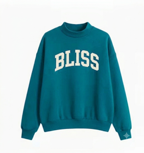 Sudadera Oversize de Cuello Alto para Mujer, Estilo Casual Moderno, Prenda de Salón Contemporánea - Product Image 1
