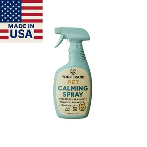 สเปรย์ฉีดพ่นสำหรับสัตว์เลี้ยง ขนาด 16 ออนซ์ ผลิตในสหรัฐอเมริกา เป็นมิตรต่อสิ่งแวดล้อม ช่วยให้สัตว์เลี้ยงสงบ กลิ่นหอมติดทนนาน กำจัดกลิ่นไม่พึงประสงค์  รับผลิตแบรนด์ส่วนตัว (Private Label)  โลโก้สั่งทำได้  ดีไซน์เรียบง่าย ใช้ได้กับทุกสัตว์เลี้ยง - Product Image 1