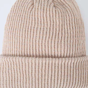 Bonnets personnalisés en gros pour vêtements promotionnels, bonnets en tricot doux à revers avec logos personnalisés et approvisionnement en grande quantité - Product Image 6