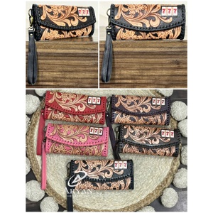 Nouveau Portefeuille Pochette en Cuir Repoussé de Qualité Supérieure Style Western Noir à Motifs Floraux et Décoration 777, Sac à Main Artisanal en Cuir de Vachette pour Femme avec Dragonne - Product Image 1