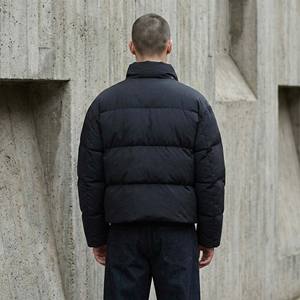 Veste matelassée gris foncé froissée pour homme, avec col montant, logo frontal et poches latérales – Vente en gros OEM - Product Image 5