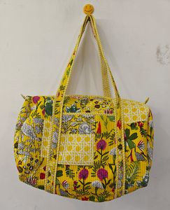 Sac de voyage en coton imprimé à la main de style bohème vintage indien, design matelassé, sacs de shopping imprimés uniques, compagnon de voyage - Product Image 3