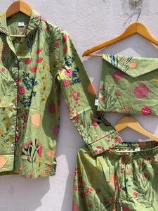 Pyjama personnalisé à imprimé floral pour femme, pyjama de vacances, pyjama floral de mariée, ensemble de pyjama floral monogrammé, Bridesmaid Pro - Product Image 6