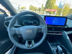Toyota C-HR Hybride FWD Team Deutschland SUV Compact Hybride Conduite à Gauche Économe en Carburant Crossover Pour l'Exportation - Product Image 4