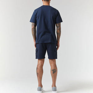 Ensemble 2 pièces pour homme, t-shirt bleu marine à manches courtes avec poche à rabat et short cargo assorti, tenue de sport pour la gym et les entraînements - Product Image 2
