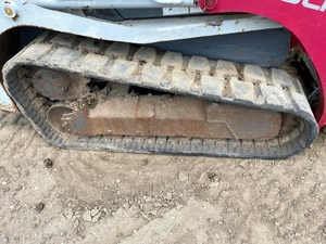 Budget Friendly TL8 Loader For Farms And Acreage Owners - Product Image 4