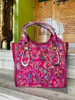 Sac à bandoulière élégant de créateur pour femmes, sacs à main de marque OEM et ODM avec fermeture éclair et chaînes, sacs à main pour dames avec foulard floral