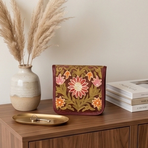 Bolso bandolera de gamuza con bordado Crewel de Cachemira – Bolso artesanal floral marrón oscuro - Product Image 2