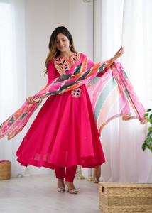 Ensemble Salwar Kameez brodé rouge pour femmes, tenue indienne pakistanaise, vêtements ethniques à séchage rapide pour mariage et fête - Product Image 5