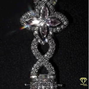Impresionante pulsera de diamantes cultivados en laboratorio inspirada en motivos florales con brillantes piedras engastadas a mano en plata de ley 925. - Product Image 3