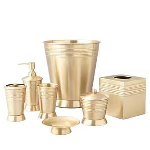 Juego de Accesorios de Baño Metálicos Modernos con Dispensador de Jabón Líquido - Product Image 6