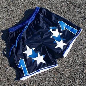 Vente en gros de shorts de course de gym respirants à taille élastique et à séchage rapide pour hommes, style décontracté, patchs solides en maille ample. - Product Image 2