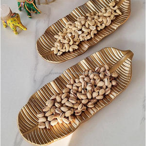Plateau à feuilles en aluminium moulé et métal décoratif Royal Classic Design doré pour la cuisine à domicile par Tayyab Handicraft - Product Image 5