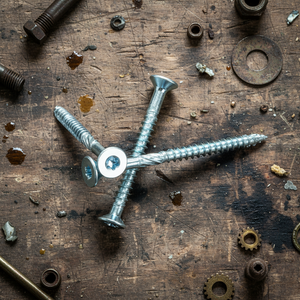 Tornillos de Cabeza Plana con Rosca Gruesa, de Acero al Carbono, Niquelados, con Óxido Negro, de Grado Industrial, Clase 4.8, 6.8, Métricos y en Pulgadas, con Accionamiento Torx - Product Image 1