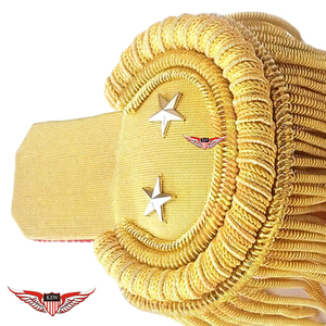 Elegante y Lujosa Hombrera Bordada KEW Personalizada en Amarillo, Accesorio Decorativo de Lujo para Uniformes - Product Image 2
