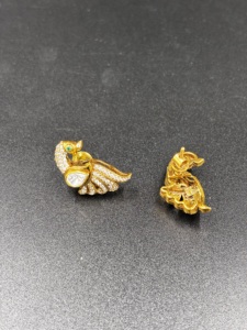 Pendientes de lujo chapados en oro con diamantes en forma de cisne, corte pera, diseño de animal, joyería para uso diario de mujer, pendientes de pavo real. - Product Image 3