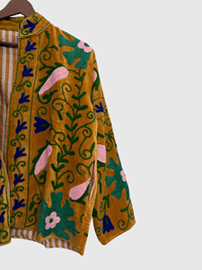 Veste en velours brodée à la main avec des motifs floraux, manches longues, col montant, taille plus, vêtements d'automne pour femmes - Product Image 4