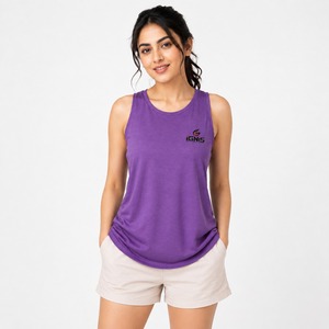 Cómoda camiseta sin mangas para mujer, hecha con materiales ligeros que brindan comodidad transpirable y movimiento sin restricciones durante todo el día. - Product Image 4