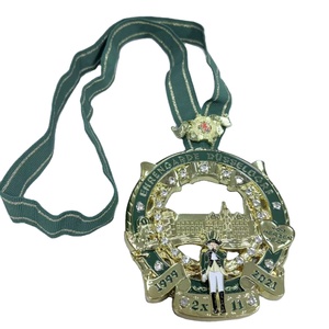 Médailles personnalisées en métal émaillé souple avec finition nickel noir, or, argent, cuivre et paillettes - Product Image 1